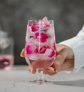 ByBillund-isterninger med tørret rosenblade